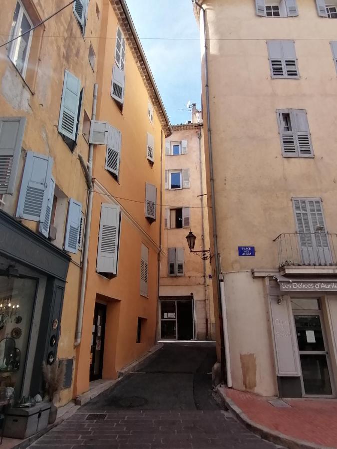 Charmant Appartement Terrasse Sur Les Toits Grasse Exteriör bild